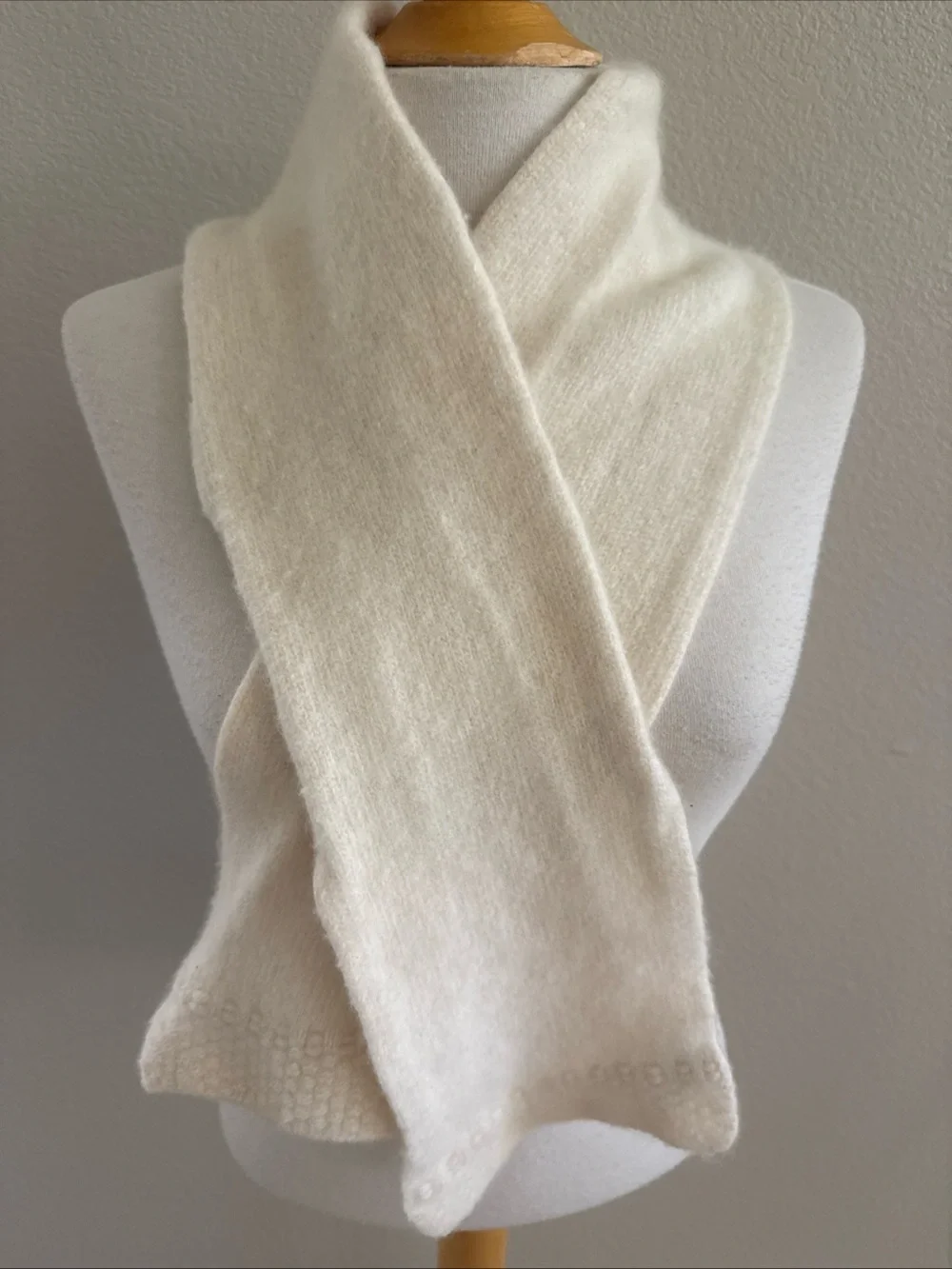 Cole Haan 100% CASHMERE Scarf 46 In By 6 In Cream